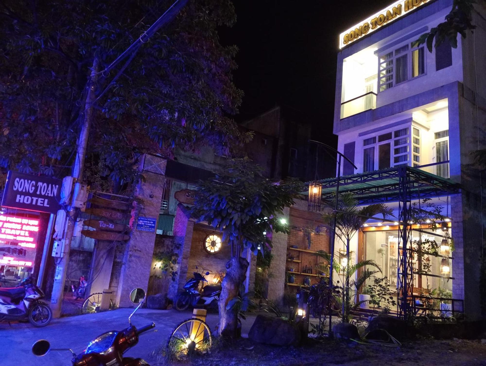 Song Toan Hotel Phong Nha Exterior foto